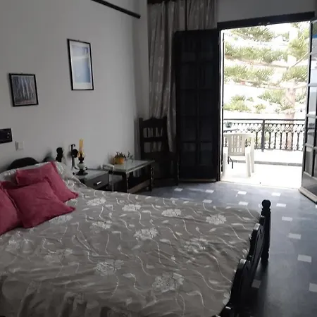 Koralli 3* Kamari (Santorini)