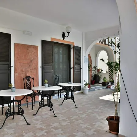 Koralli Hotel 3*