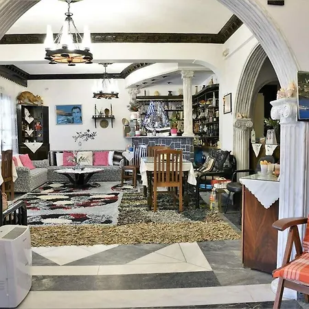 Koralli 3* Kamari (Santorini)